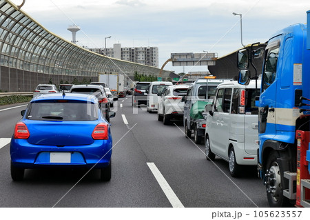 高速道路の渋滞　イメージ 105623557