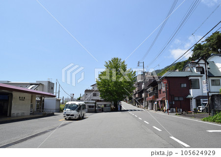 静岡市清水区 由比駅前の街並み 静岡市清水区 由比駅前の街並み 105624929