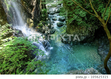 中津川市、付知峡の観音滝 中津川市、付知峡の観音滝 105625315