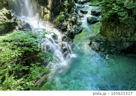 中津川市、付知峡の観音滝 中津川市、付知峡の観音滝 105625317