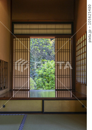 泉涌寺別院　雲龍院　迷いの窓 105625480