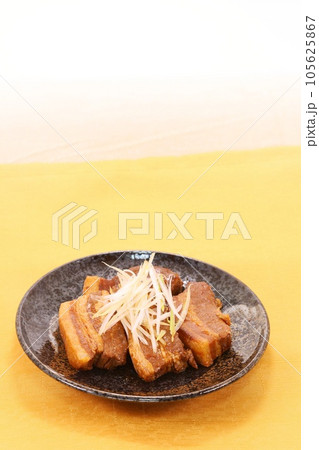 豚三枚肉　煮付　肉料理　おかず 105625867