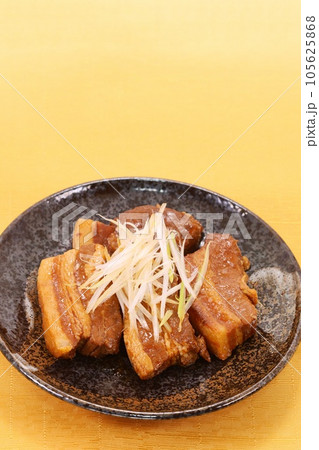 豚三枚肉 煮付 肉料理 おかず 豚三枚肉 煮付 肉料理 おかず 105625868
