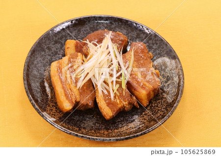 豚三枚肉 煮付 肉料理 おかず 豚三枚肉 煮付 肉料理 おかず 105625869