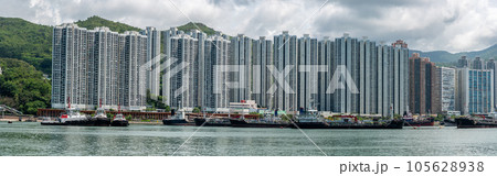 香港のマンション群 105628938