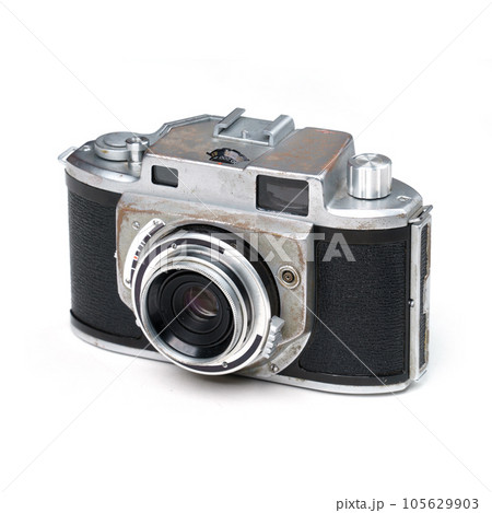 vintage old film camera isolated vintage old film camera isolated 105629903