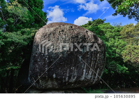 川平の巨石群 105630895