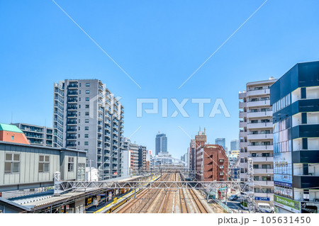 横浜市の都市風景　平沼橋駅 105631450