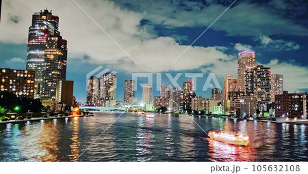 勝鬨橋からの夏の佃島の夜景【7月】 勝鬨橋からの夏の佃島の夜景【7月】 105632108