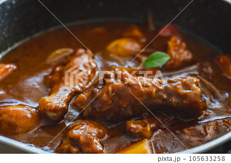 煮込みチキンカレー 煮込みチキンカレー 105633258