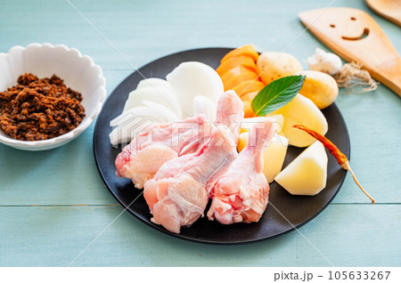 チキンカレーの具材 チキンカレーの具材 105633267