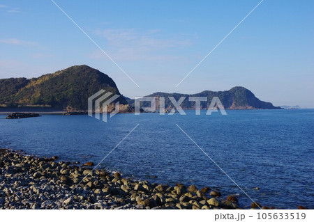 徳島県阿南市 蒲生田岬・舞子島・青島方面を望む 徳島県阿南市 蒲生田岬・舞子島・青島方面を望む 105633519