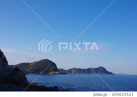 徳島県阿南市　蒲生田岬・舞子島・青島方面を望む 105633521
