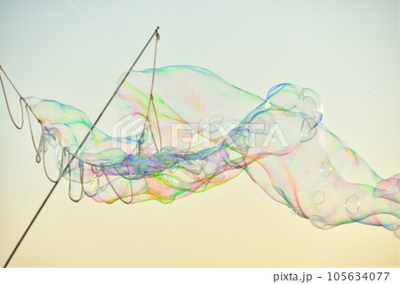 夕焼け空とシャボン玉 105634077