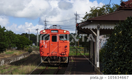ローカル線の小湊鉄道の上総鶴舞駅 ローカル線の小湊鉄道の上総鶴舞駅 105634667