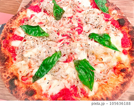 イタリア料理・しらすのマルゲリータピザ イタリア料理・しらすのマルゲリータピザ 105636188