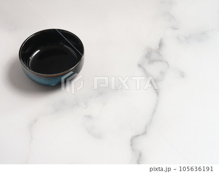 お皿とコピースペース お皿とコピースペース 105636191