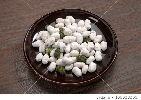 富山の干菓子、三嶋豆 富山の干菓子、三嶋豆 105638365