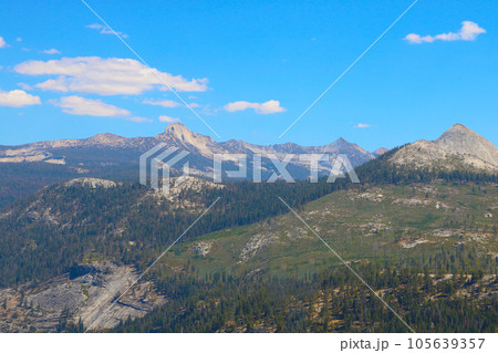 Mountain peaks in the national park. Nature of the United States. 105639357