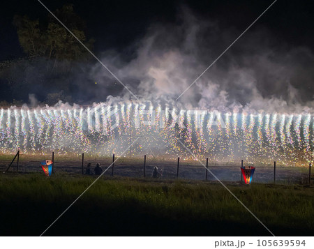 いたばし花火大会の大ナイアガラ（2023年8月5日） 105639594