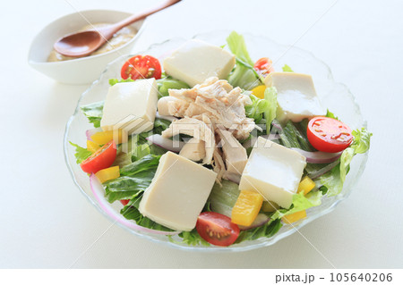 淡白な味わい、サラダチキンと豆腐のサラダ 淡白な味わい、サラダチキンと豆腐のサラダ 105640206