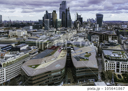 ロンドンのセントポール大聖堂からの風景 ロンドンのセントポール大聖堂からの風景 105641867