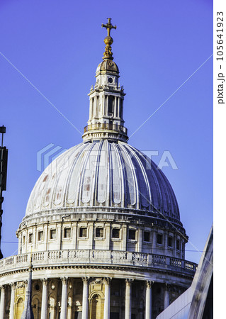 ロンドンのセントポール大聖堂からの風景 ロンドンのセントポール大聖堂からの風景 105641923
