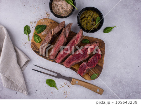 Different degrees of steak roasting 105643239