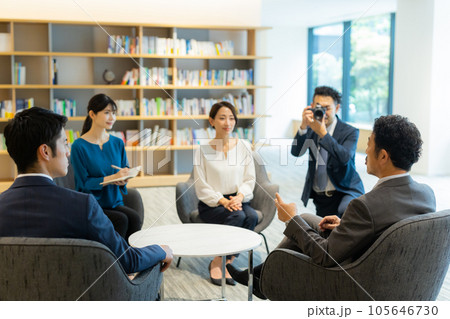 取材 対談 カメラマン 取材 対談 カメラマン 105646730