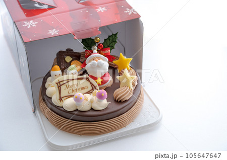 清涼感ある光の中のクリスマスケーキ 清涼感ある光の中のクリスマスケーキ 105647647