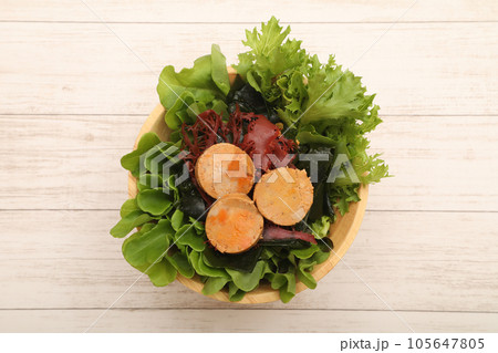 あん肝と海藻のサラダ 105647805