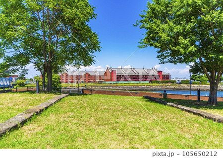 象の鼻パークから見た赤レンガ倉庫 105650212