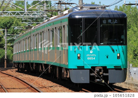 【神戸市営地下鉄】6000形（西神・山手線：学園都市駅） 105651828