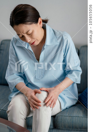 膝痛 女性 痛い 膝痛 女性 痛い 105655056