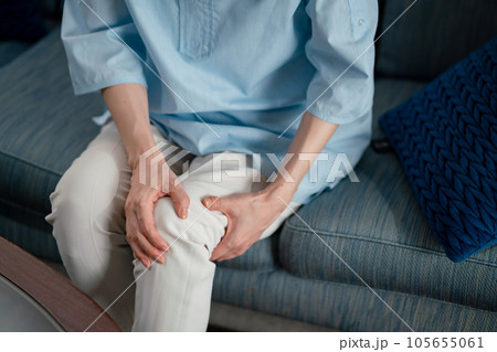 膝痛 女性 痛い 膝痛 女性 痛い 105655061