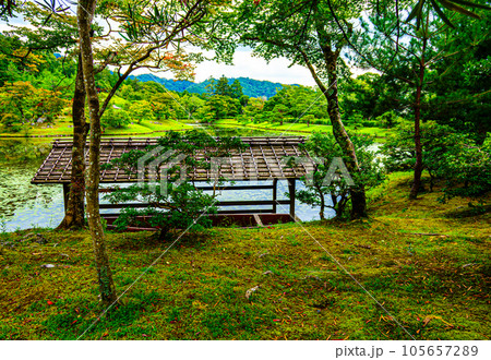 京都、修学院離宮上離宮の浴龍池御舟屋 105657289