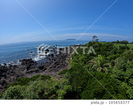 五島列島 福江島にある鐙瀬熔岩海岸 五島列島 福江島にある鐙瀬熔岩海岸 105658377