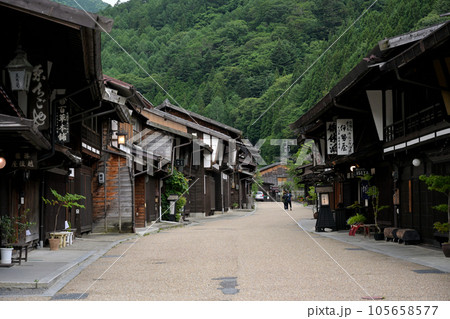 中山道 奈良井宿の町並み（長野県塩尻市奈良井） 105658577