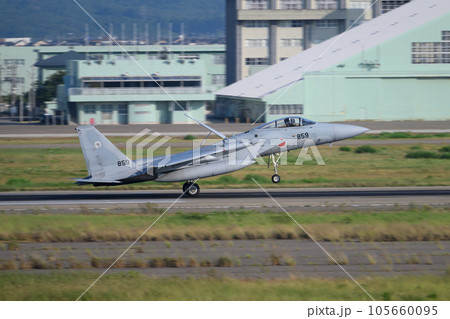 航空自衛隊第303飛行隊F-15イーグル着陸 航空自衛隊第303飛行隊F-15イーグル着陸 105660095