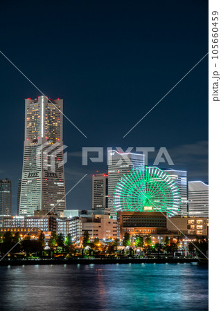 【神奈川県】横浜みなとみらいの夜景(8月) 【神奈川県】横浜みなとみらいの夜景(8月) 105660459