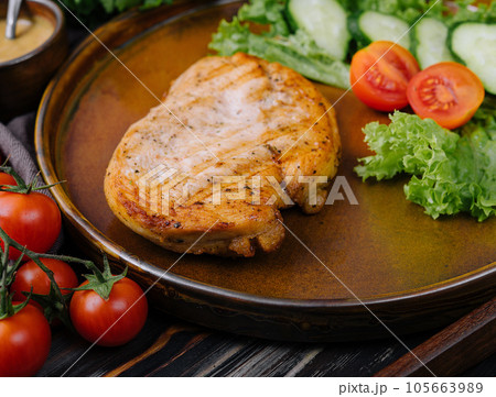 Grilled steak and vegetables close up 105663989