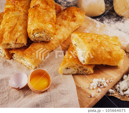 Vertuta or placinta with cottage cheese 105664075