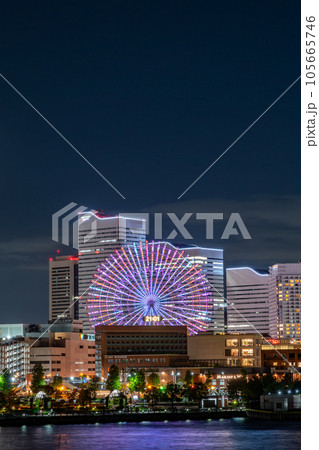 【神奈川県】横浜みなとみらいの夜景（8月） 105665746