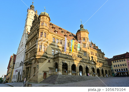 ローテンブルク・マルクト広場と旧市街の街並み/ドイツ ローテンブルク・マルクト広場と旧市街の街並み/ドイツ 105670104