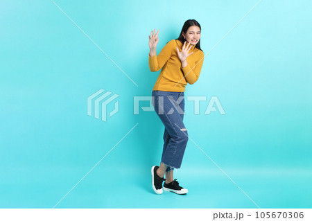 Cute Asain Woman Cute Asain Woman 105670306