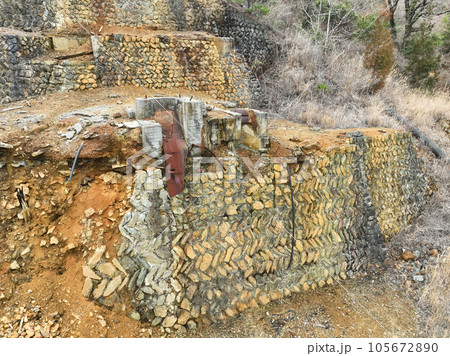 愛媛県内子町　大久喜鉱山跡の風景 105672890
