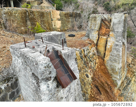 愛媛県内子町 大久喜鉱山跡の風景 愛媛県内子町 大久喜鉱山跡の風景 105672892