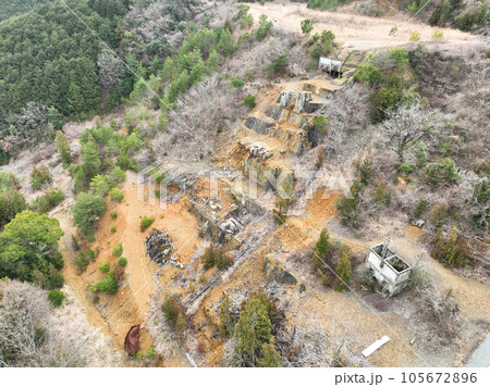 愛媛県内子町　大久喜鉱山跡の風景 105672896