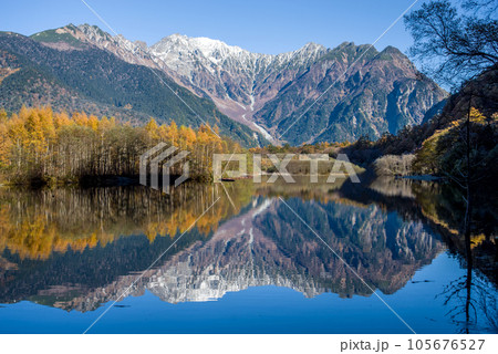 【秋深まる上高地】大正池周辺の絶景パノラマ 105676527