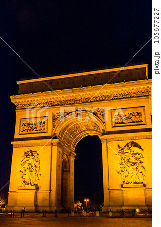 エトワール凱旋門夜景(フランス-パリ) 105677227